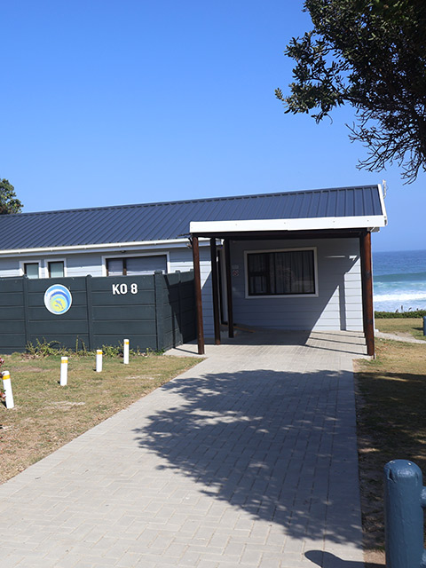 Dwarswegstrandoord Strandhuis KO08 Voorblad